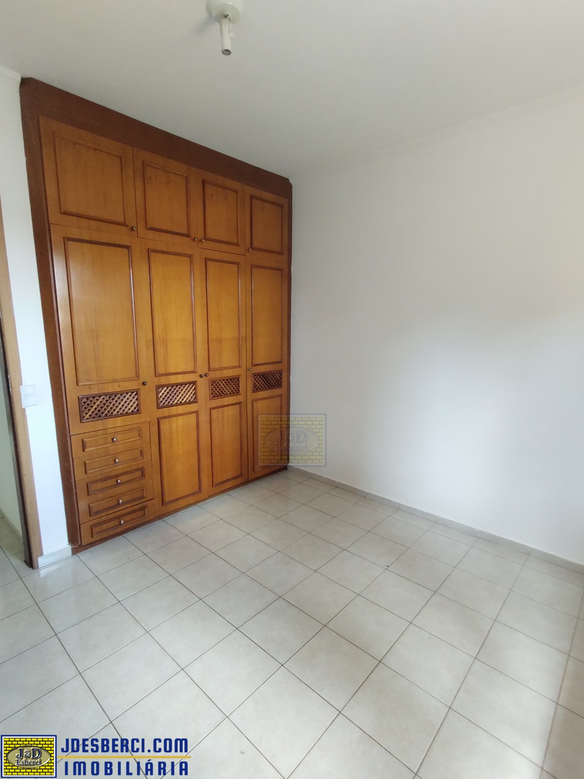 Casa para alugar com 3 quartos, 180m² - Foto 11