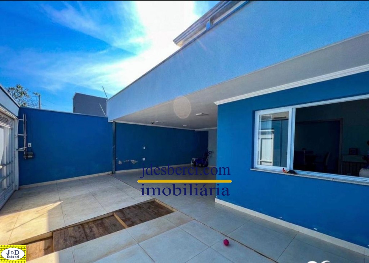 Casa à venda com 2 quartos, 130m² - Foto 1